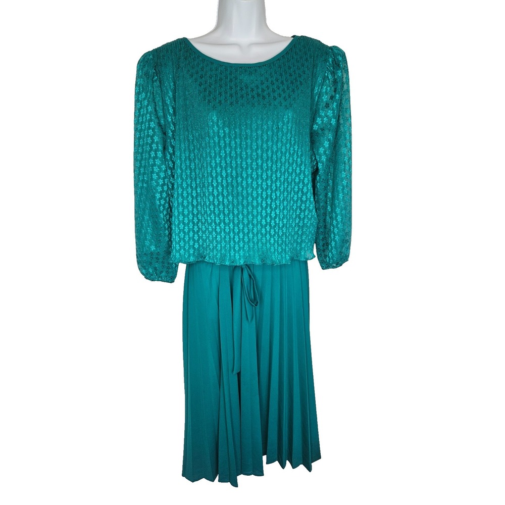 Vintage MLS Ltd teal dress in size 22 1/2.  Features a flowy pleated skirt‎ with